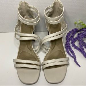Heeled Dress Sandals Light Cream Size 11 Simply Vera Vera Wang Style Contiga